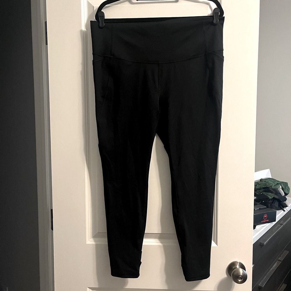 Black all in motion leggings with pockets